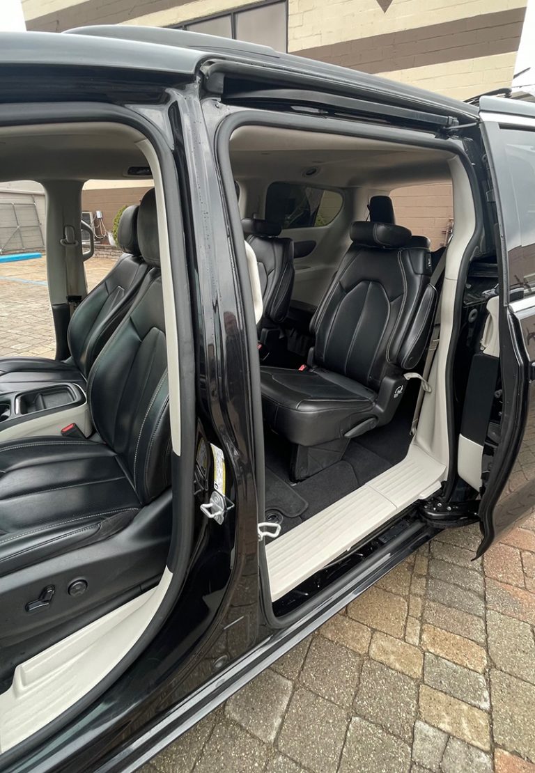 Chrysler Pacifica 7 passenger van rentals